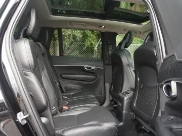 XC90 T8 Pilot/Pano/360°/TWA/H&K/Massage