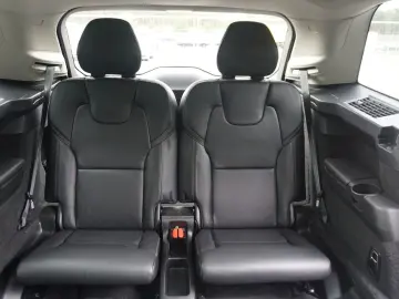 XC90 T8 Pilot/Pano/360°/TWA/H&K/Massage