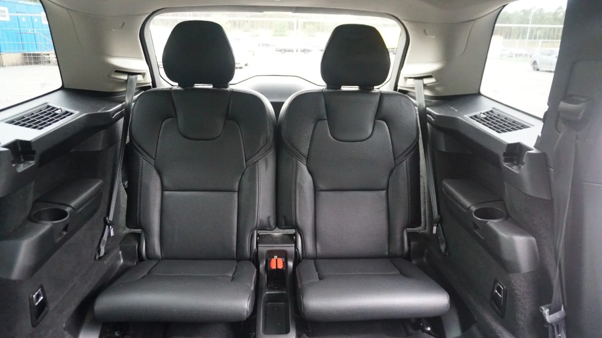 XC90 T8 Pilot/Pano/360°/TWA/H&K/Massage