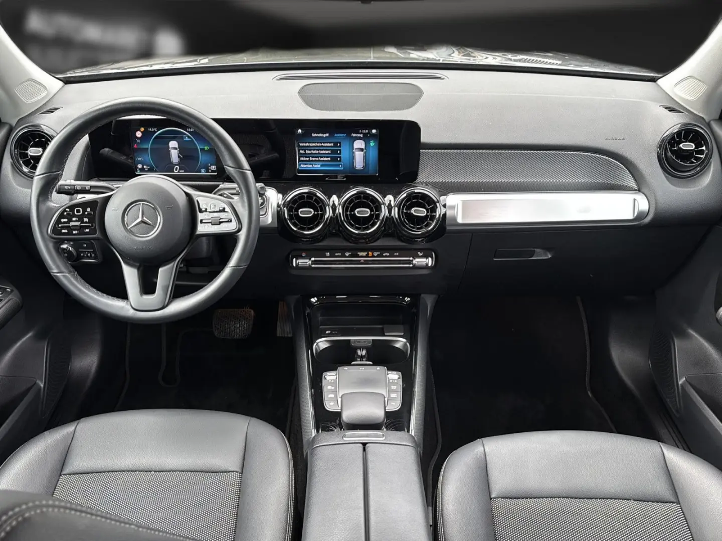 Mercedes Benz GLB 200 LED*Navi*DAB*Leder*DigTacho