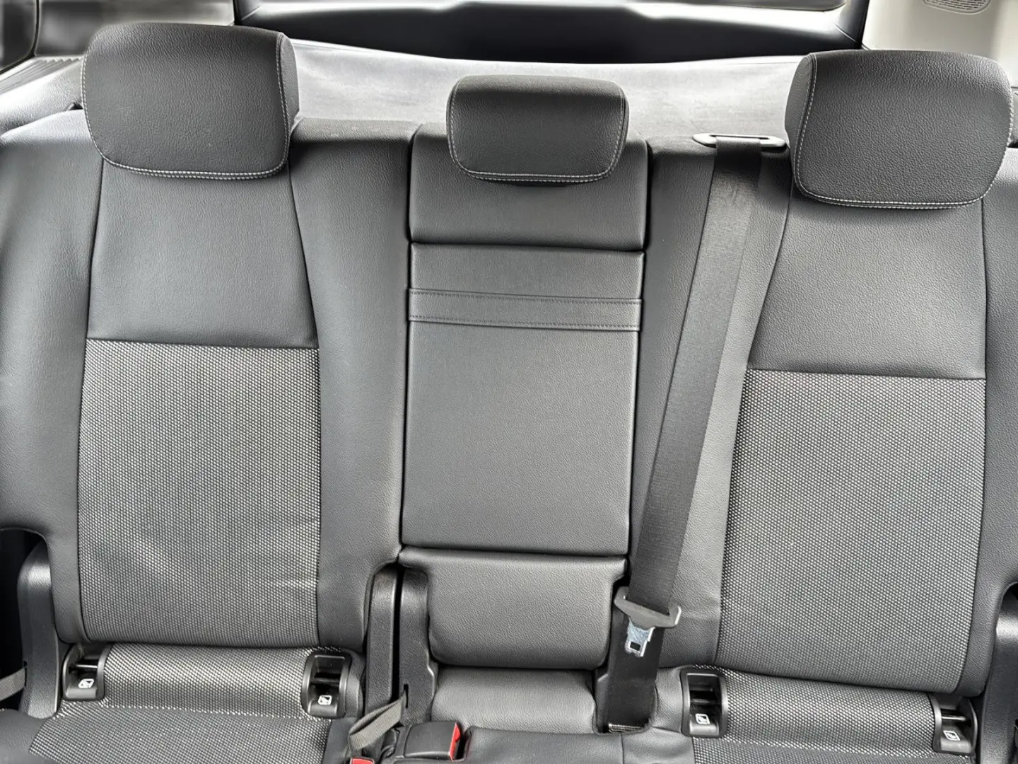 Mercedes Benz GLB 200 LED*Navi*DAB*Leder*DigTacho