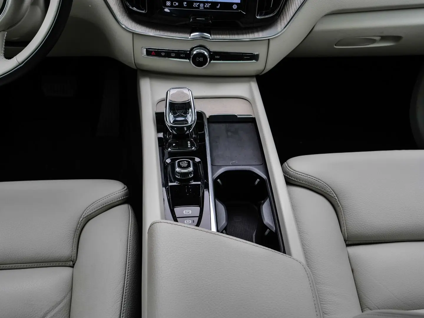 XC60 Inscription AWD B4 Diesel EU6d StandHZG El.