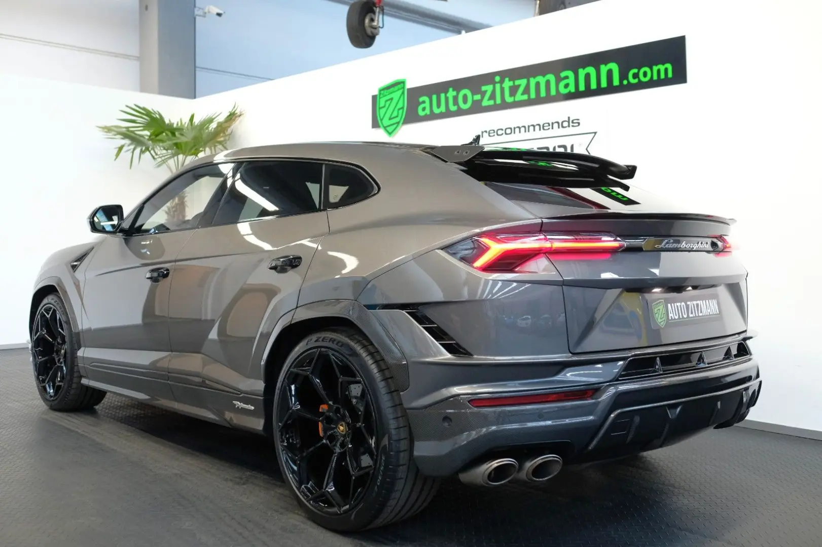 Urus Performante/CARBON BONNET+ROOF/B&O/ADAS/AKR