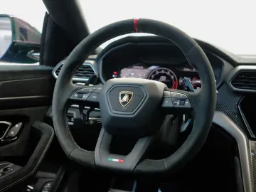 Urus Performante/CARBON BONNET+ROOF/B&O/ADAS/AKR