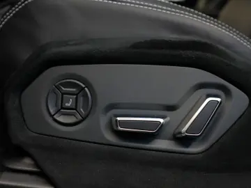 Urus Performante/CARBON BONNET+ROOF/B&O/ADAS/AKR