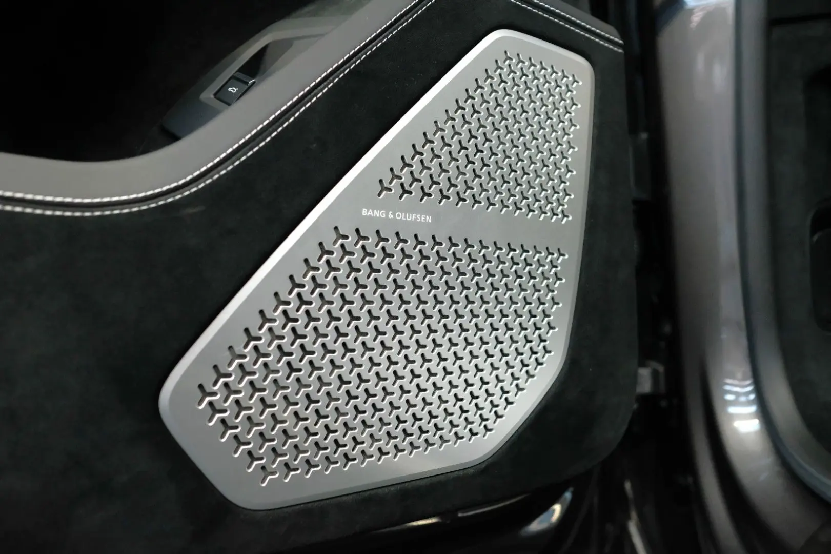 Urus Performante/CARBON BONNET+ROOF/B&O/ADAS/AKR