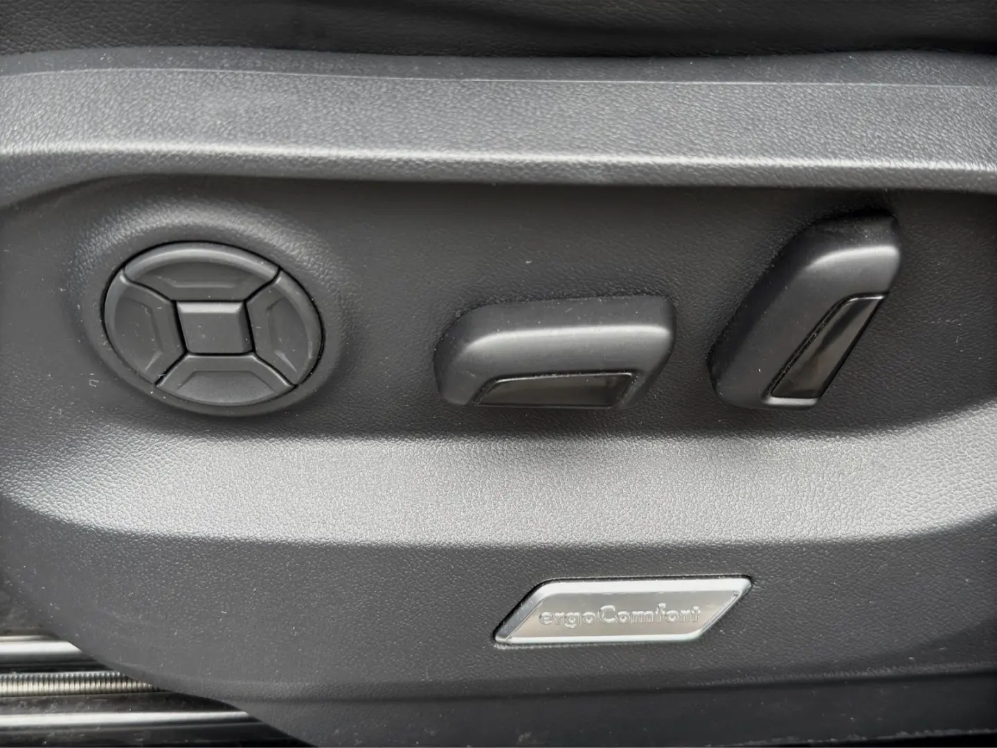 Touareg 3.0 TSI eHybrid ELEGANCE ERGO-COMF PANO
