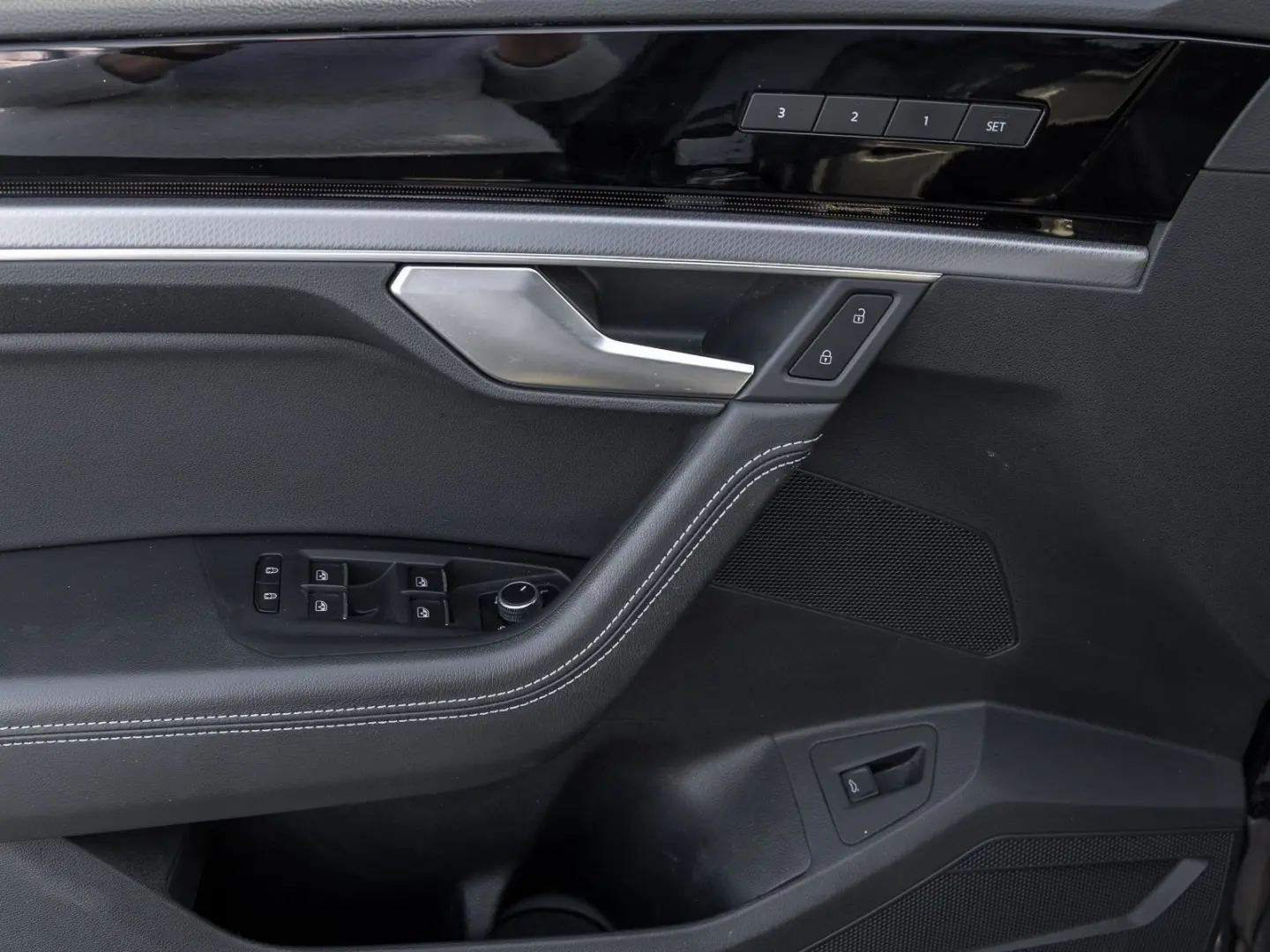 Touareg 3.0 TSI R-LINE BLACK STYLE LM22 MATRIX