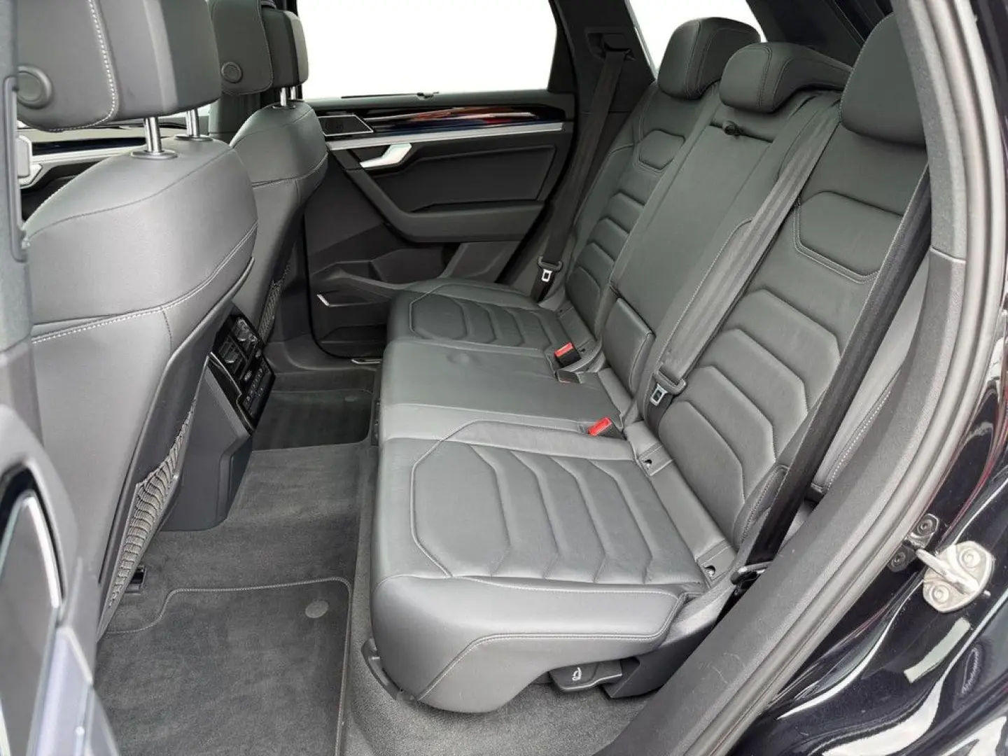 Touareg 3.0 TDI R-Line +Black Style+AHK+Head up