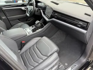 Touareg 3.0 TDI R-Line +Black Style+AHK+Head up