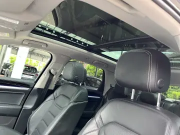 Touareg 3.0 TSI eHybrid 4Motion Elegance AHK Pan