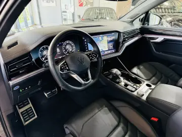 Touareg R-Line 4Motion*AHK*LED*DYNAUDIO*HUD*