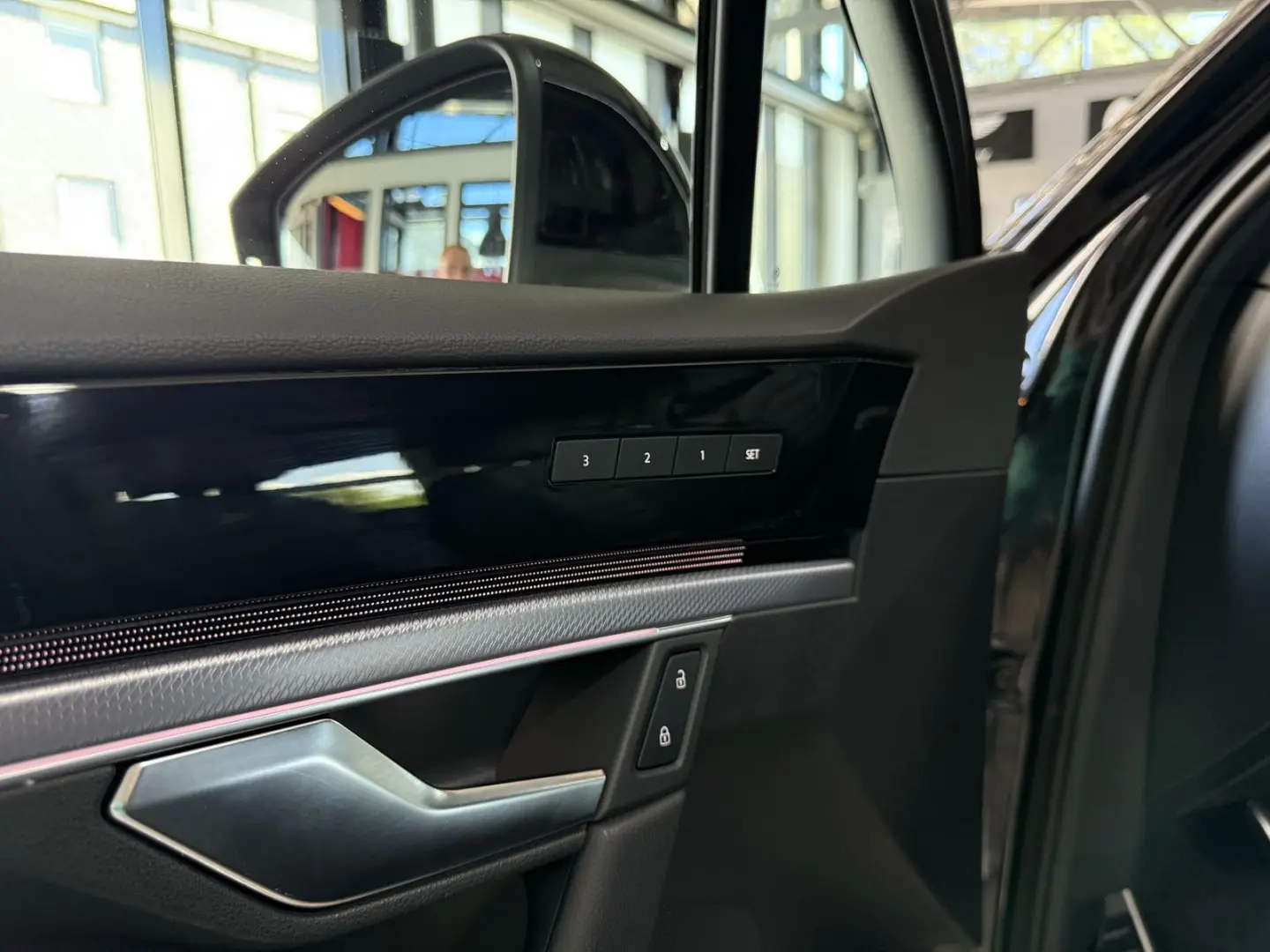 Touareg R-Line 4Motion*AHK*LED*DYNAUDIO*HUD*