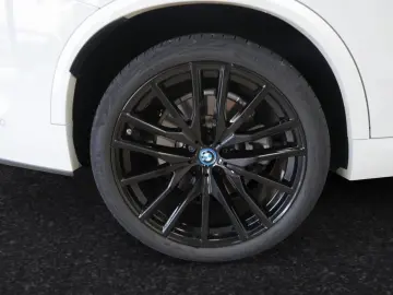 BMW X5 xDrive50e M Sport|AHK|SkyLounge