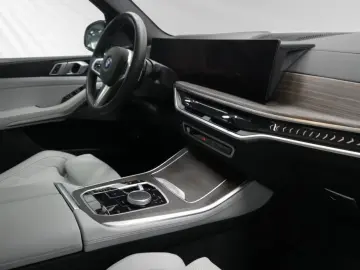 BMW X5 xDrive50e M Sport|AHK|SkyLounge