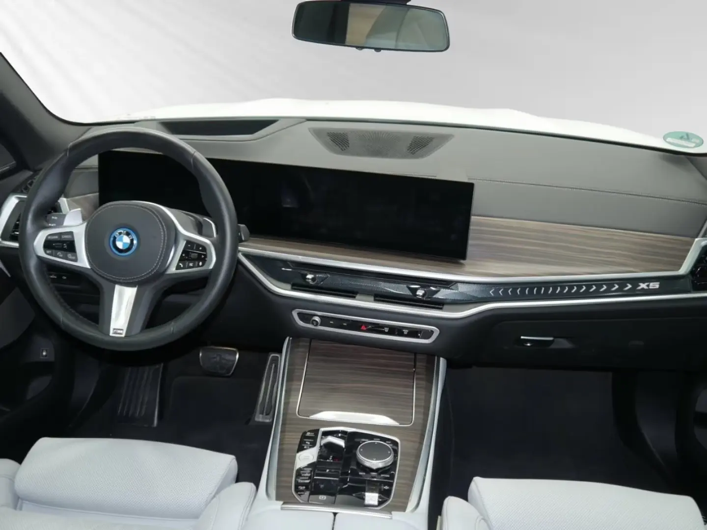 BMW X5 xDrive50e M Sport|AHK|SkyLounge