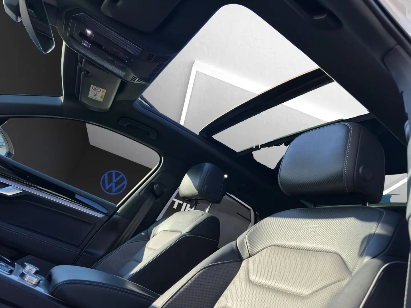 TOUAREG 3.0 TDI 4M R-LINE / PANO / LUFTFEDERUNG