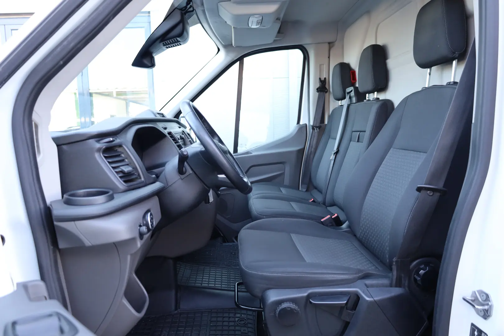 Ford Transit L2H2 2.0D 130CP