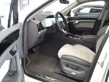 Touareg R-LINE BLACK 3.0TSI 340PS NP.109T STDHZG