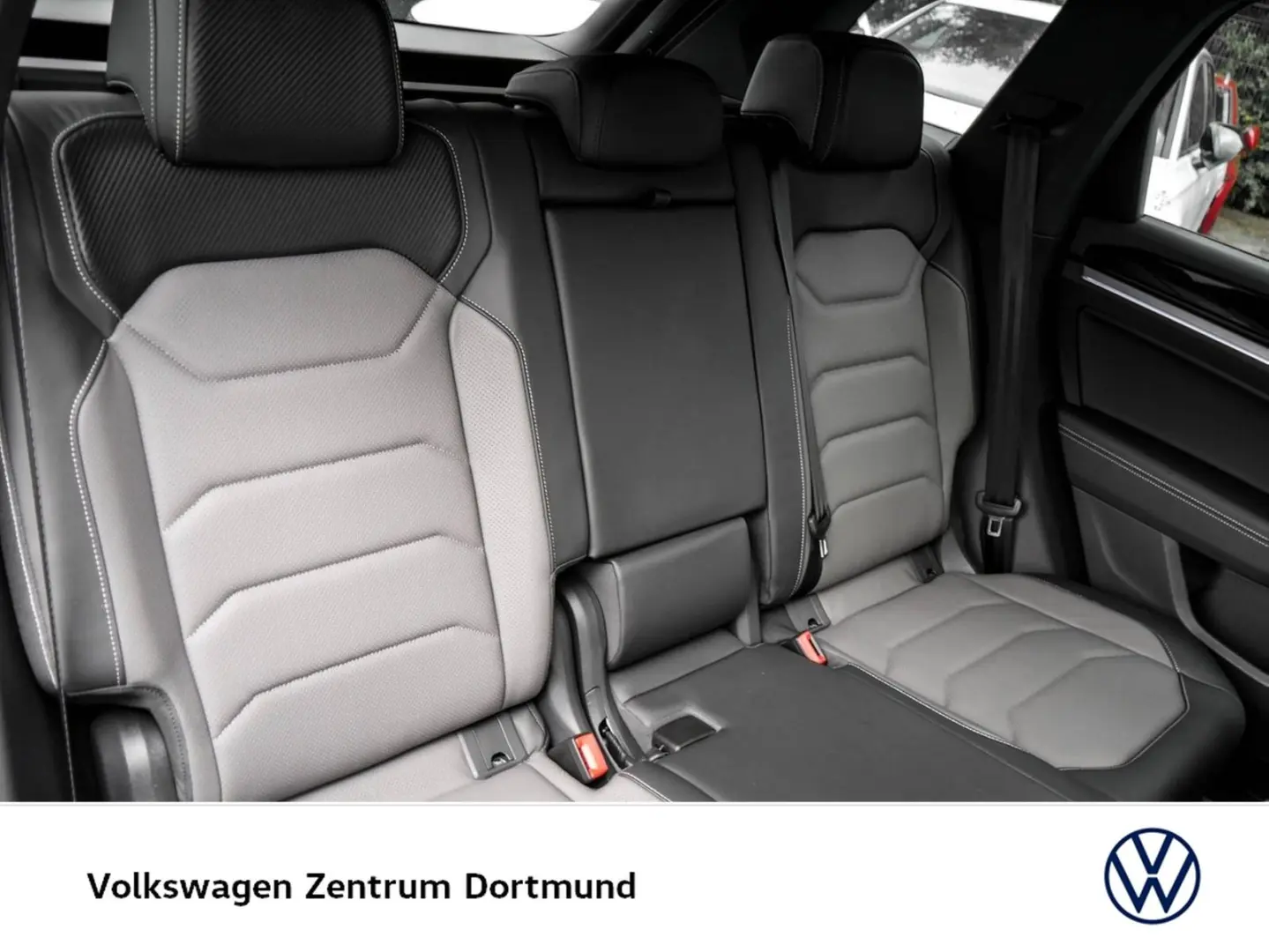 Touareg V6 R-LINE NEUES MODELL PANO CAM ACC LM19