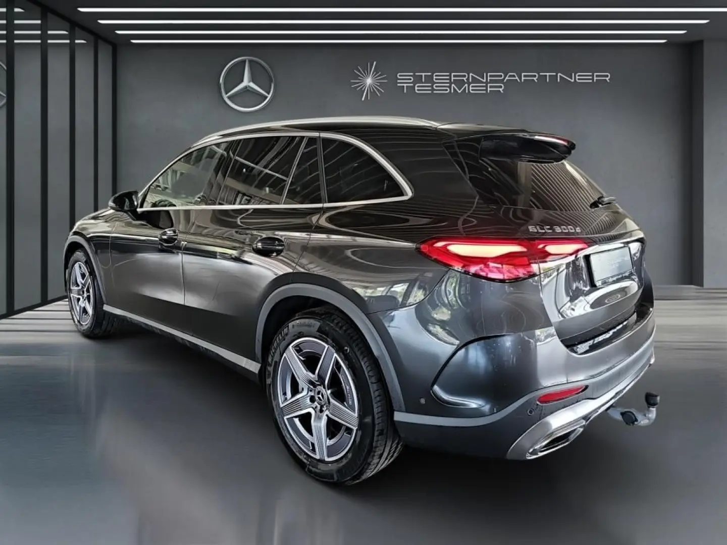 GLC 300 d 4M AMG +KAM.+LED+DISTR.+AMBI.+PANO+AHK