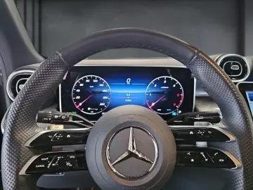 GLC 300 d 4M AMG +KAM.+LED+DISTR.+AMBI.+PANO+AHK