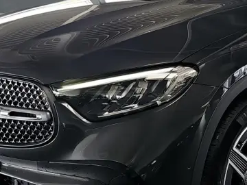 GLC 300 d 4M AMG +KAM.+LED+DISTR.+AMBI.+PANO+AHK