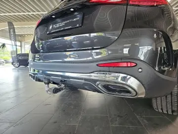 GLC 300 d 4M AMG +KAM.+LED+DISTR.+AMBI.+PANO+AHK