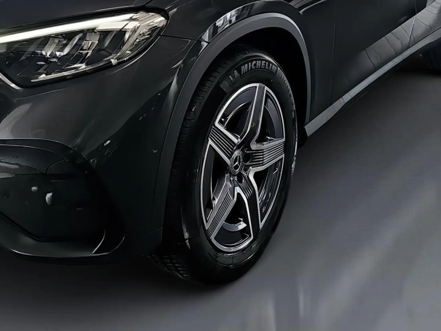 GLC 300 d 4M AMG +KAM.+LED+DISTR.+AMBI.+PANO+AHK
