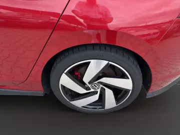 Volkswagen Golf VIII GTI 2.0 TSI DSG | PANO | NAVI | ACC |
