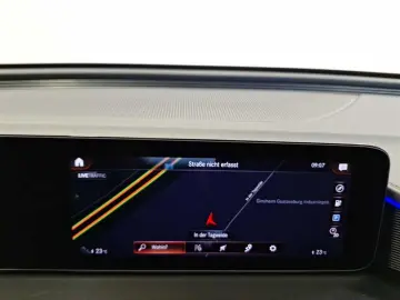 EQC 400 4MATIC Fahrassistenz-Paket