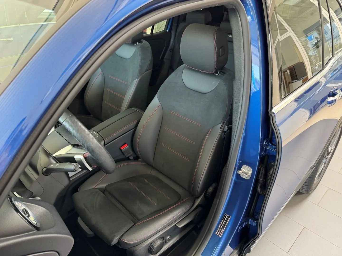 GLB 220 AMG 4Matic Pano AHK Burm. ACC 7-Si. Cam