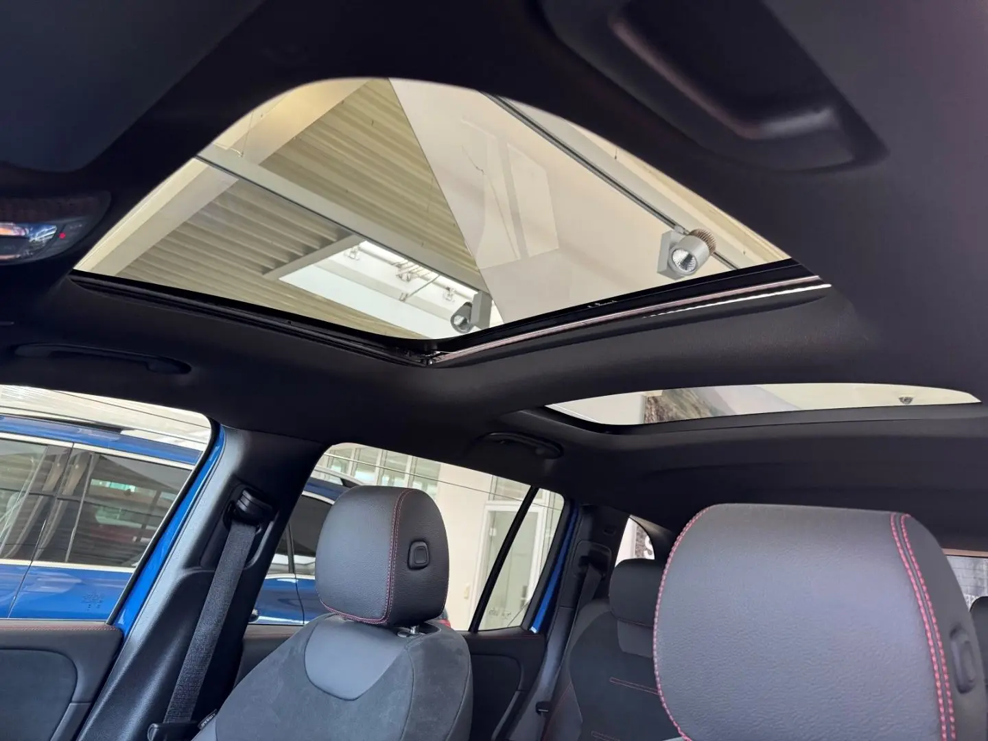 GLB 220 AMG 4Matic Pano AHK Burm. ACC 7-Si. Cam