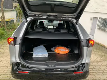 RAV4 Plug-in Hybrid Style 2.5l ,Leder,Navi