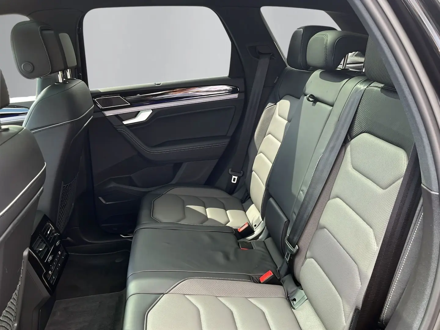 Volkswagen Touareg R-Line 3.0TDI+360°+PANORAMA