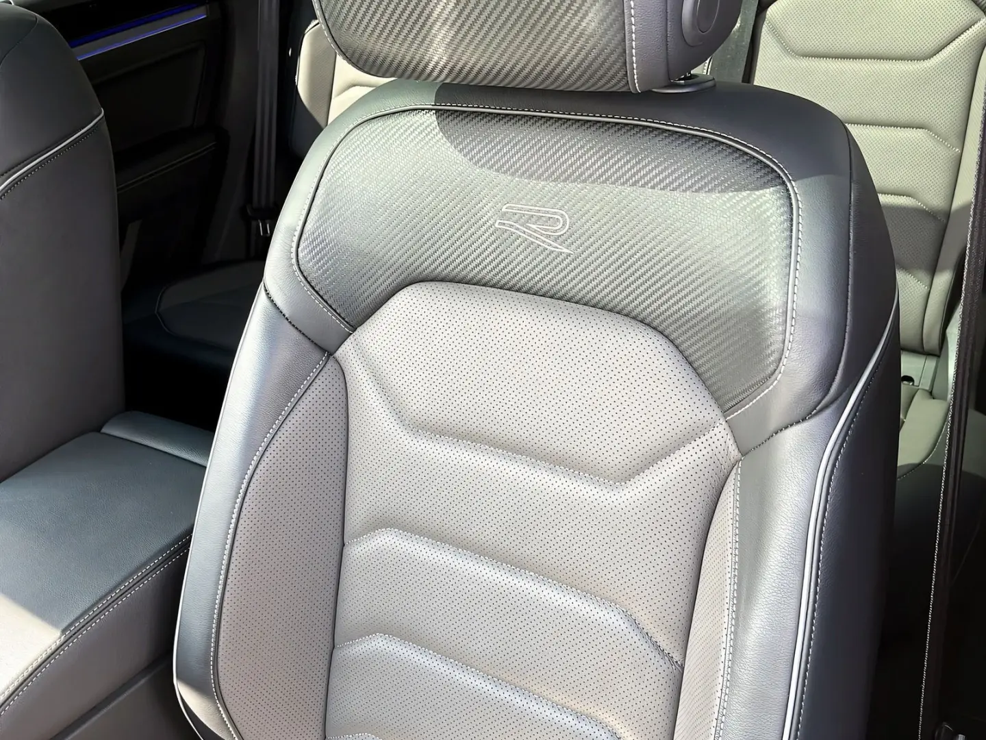 Volkswagen Touareg R-Line 3.0TDI+360°+PANORAMA