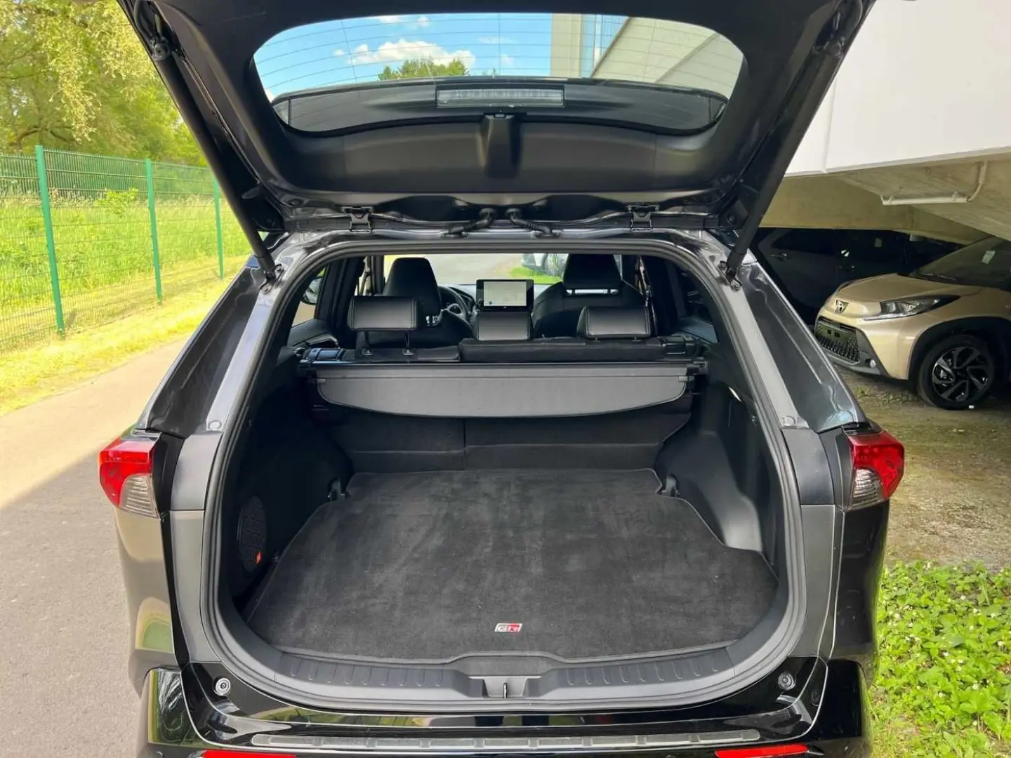 RAV4 2.5 Plug-in-Hybrid GR SPORT SHZ KLIMA
