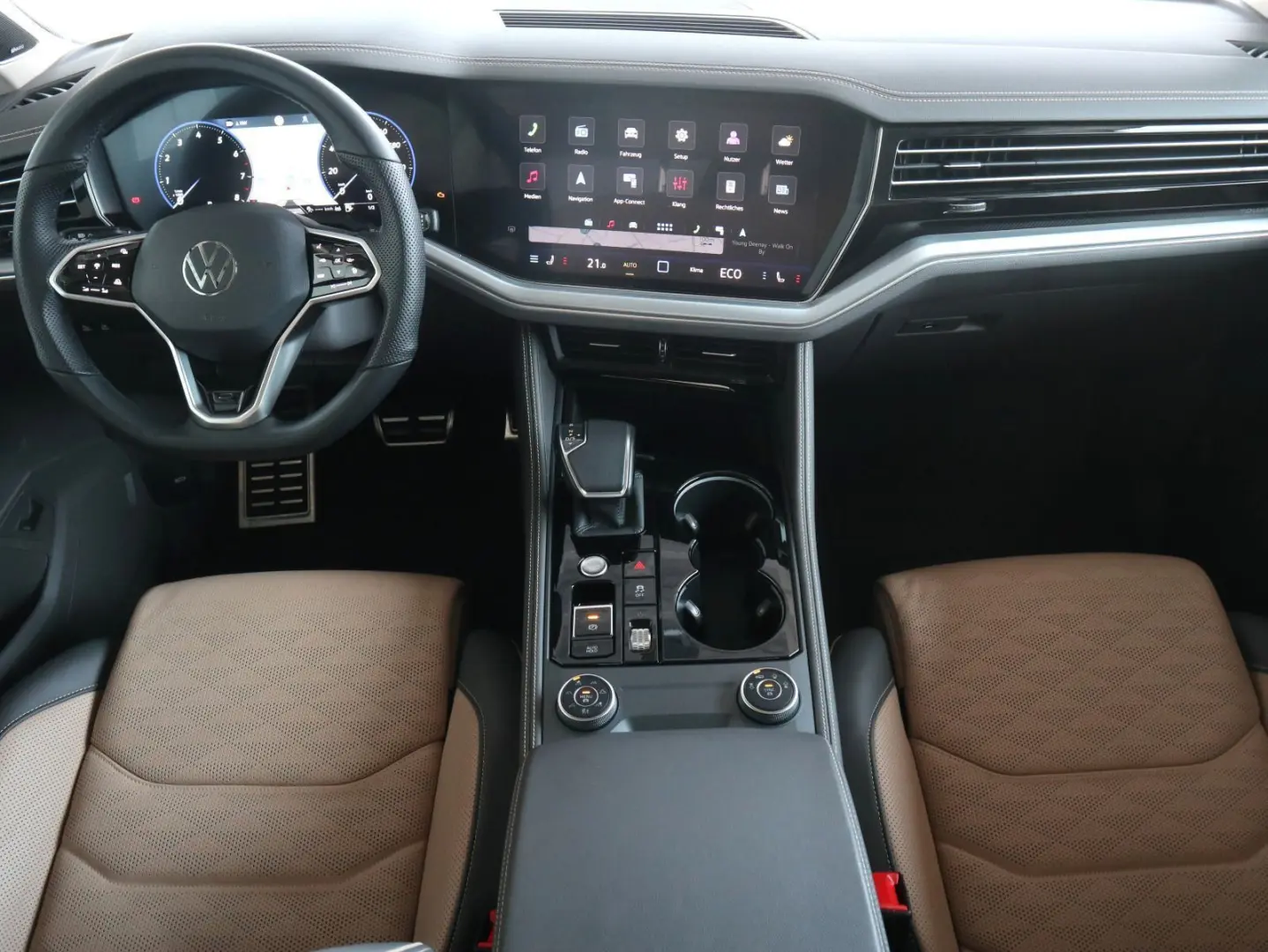 Volkswagen Touareg R-Line 3.0 V6 TSI DSG 4Motion PANO