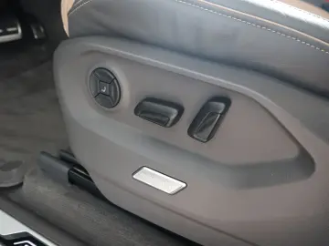 Volkswagen Touareg R-Line 3.0 V6 TSI DSG 4Motion PANO