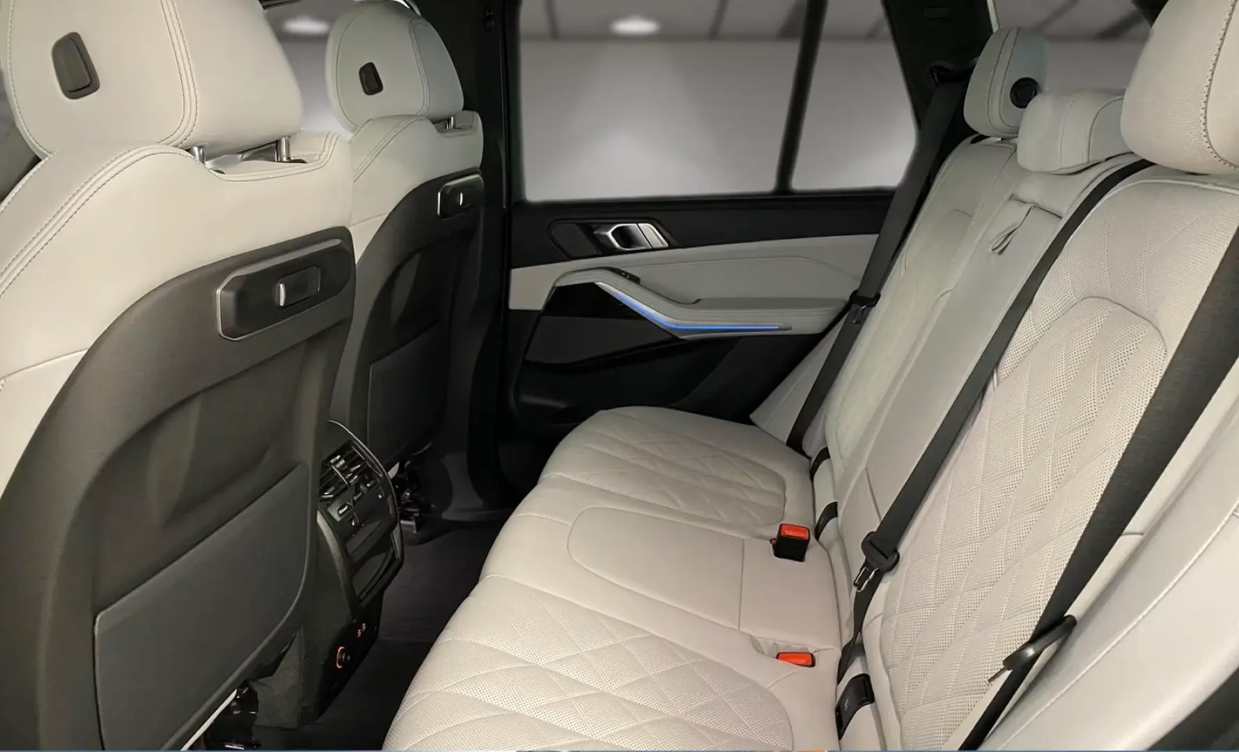 BMW X5 xDrive50e M Sport AHK Harman