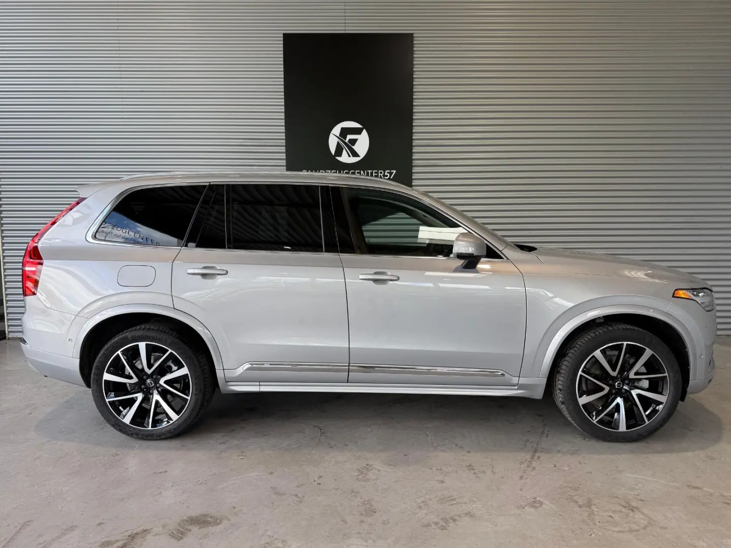 XC90 B5 AWD Plus/ACC/PANO/RFK/CARPLAY/7-SITZER