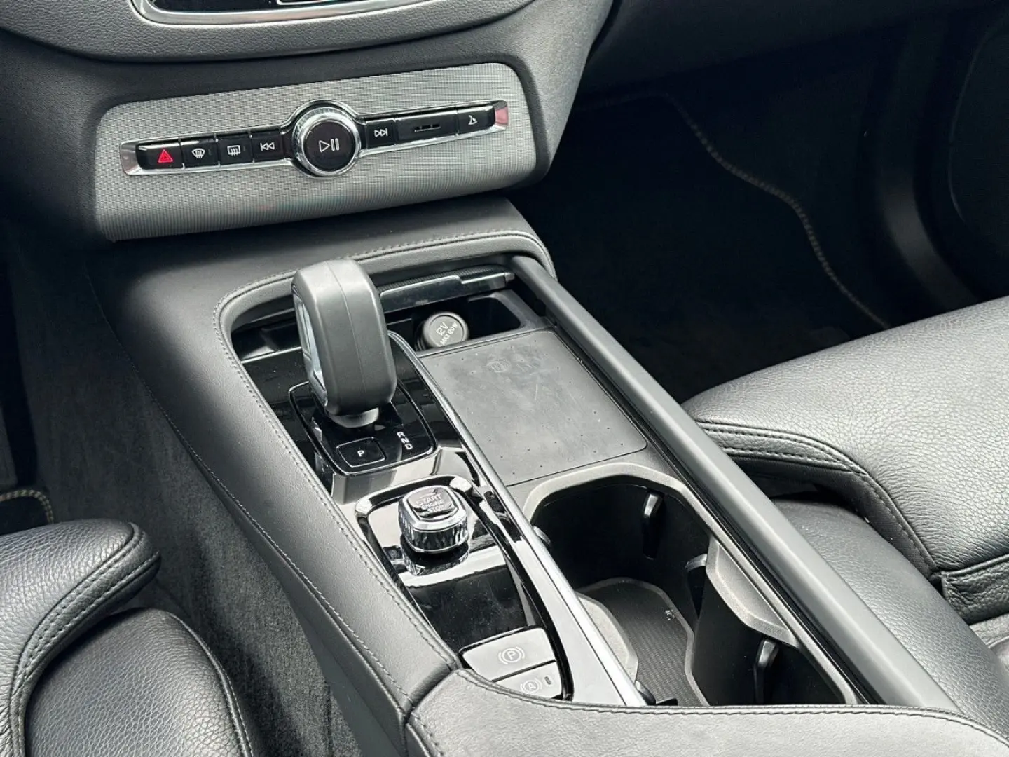 XC90 B5 AWD Plus Bright 360° Stdhz AHK Pano 21