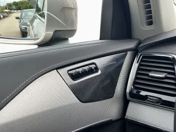 XC90 B5 AWD Plus Bright 360° Stdhz AHK Pano 21