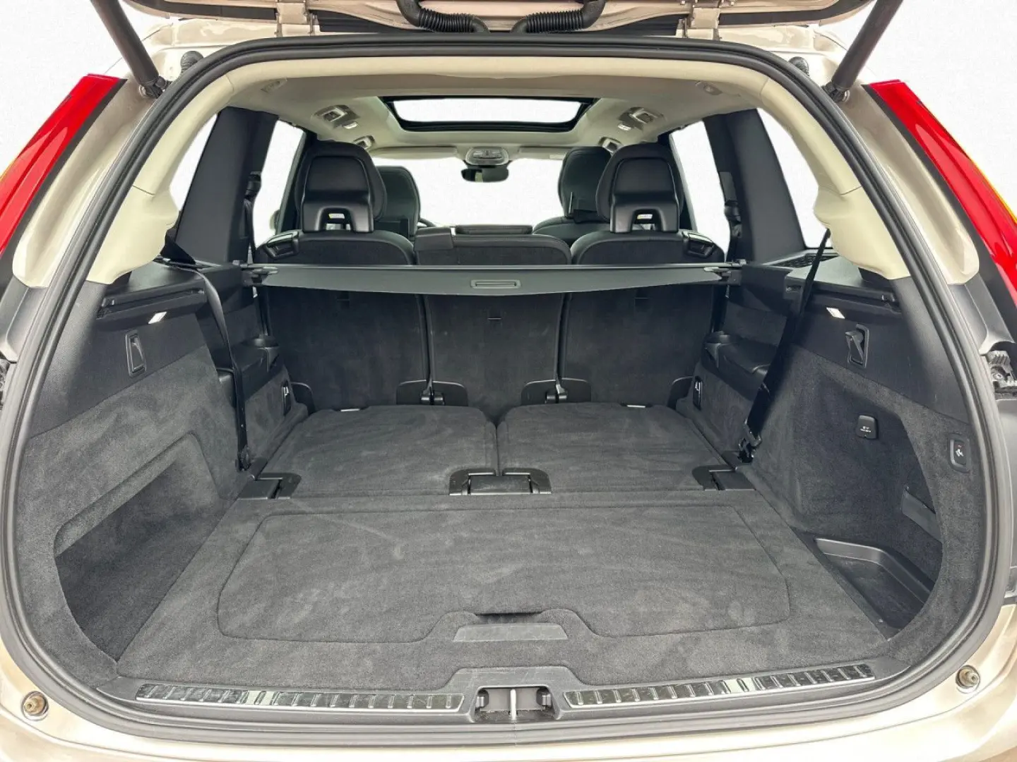 XC90 B5 AWD Plus Bright 360° Stdhz AHK Pano 21