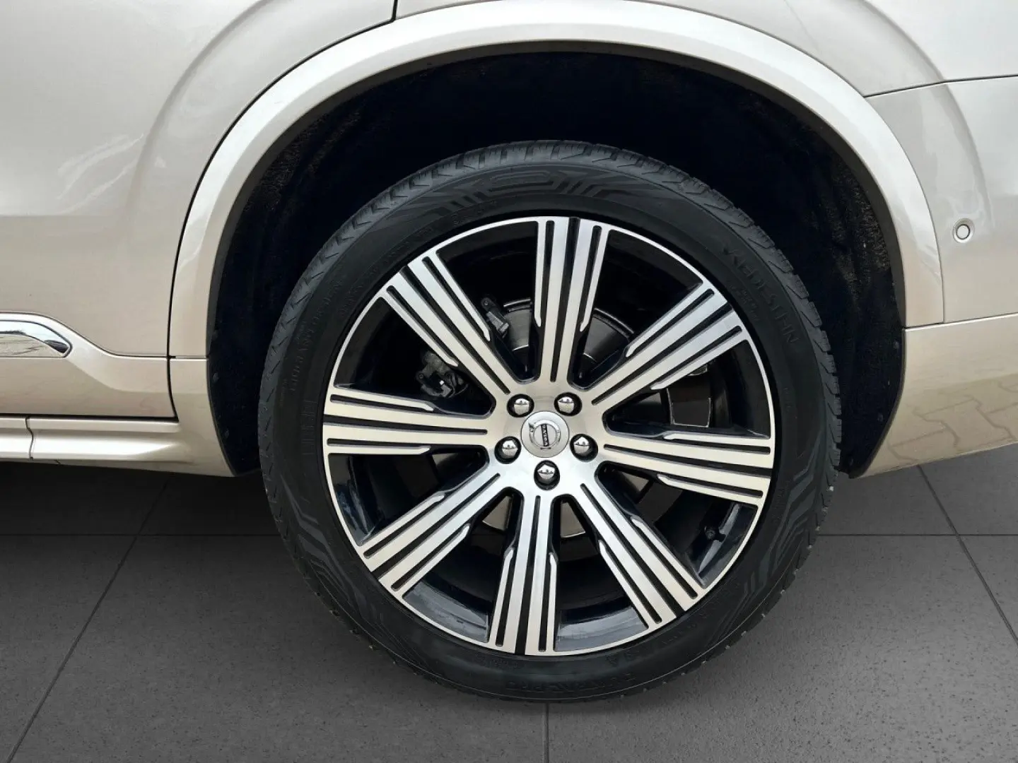 XC90 B5 AWD Plus Bright 360° Stdhz AHK Pano 21