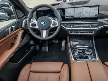 BMW X5 xDrive50e M Sport HUD+PANO