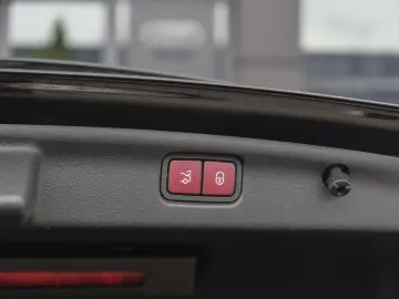 Mercedes-Benz C 63 S AMG   E-performance panorama