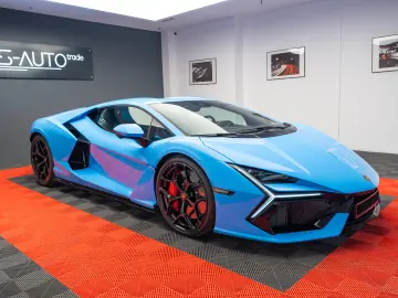 Lamborghini Revuelto