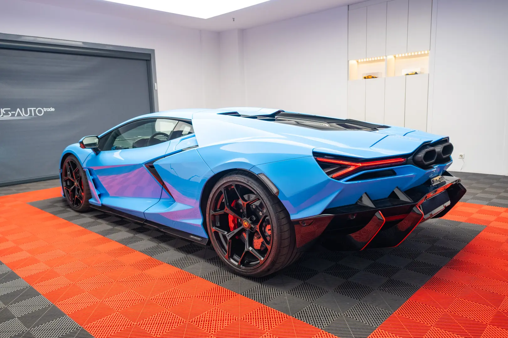 Lamborghini Revuelto