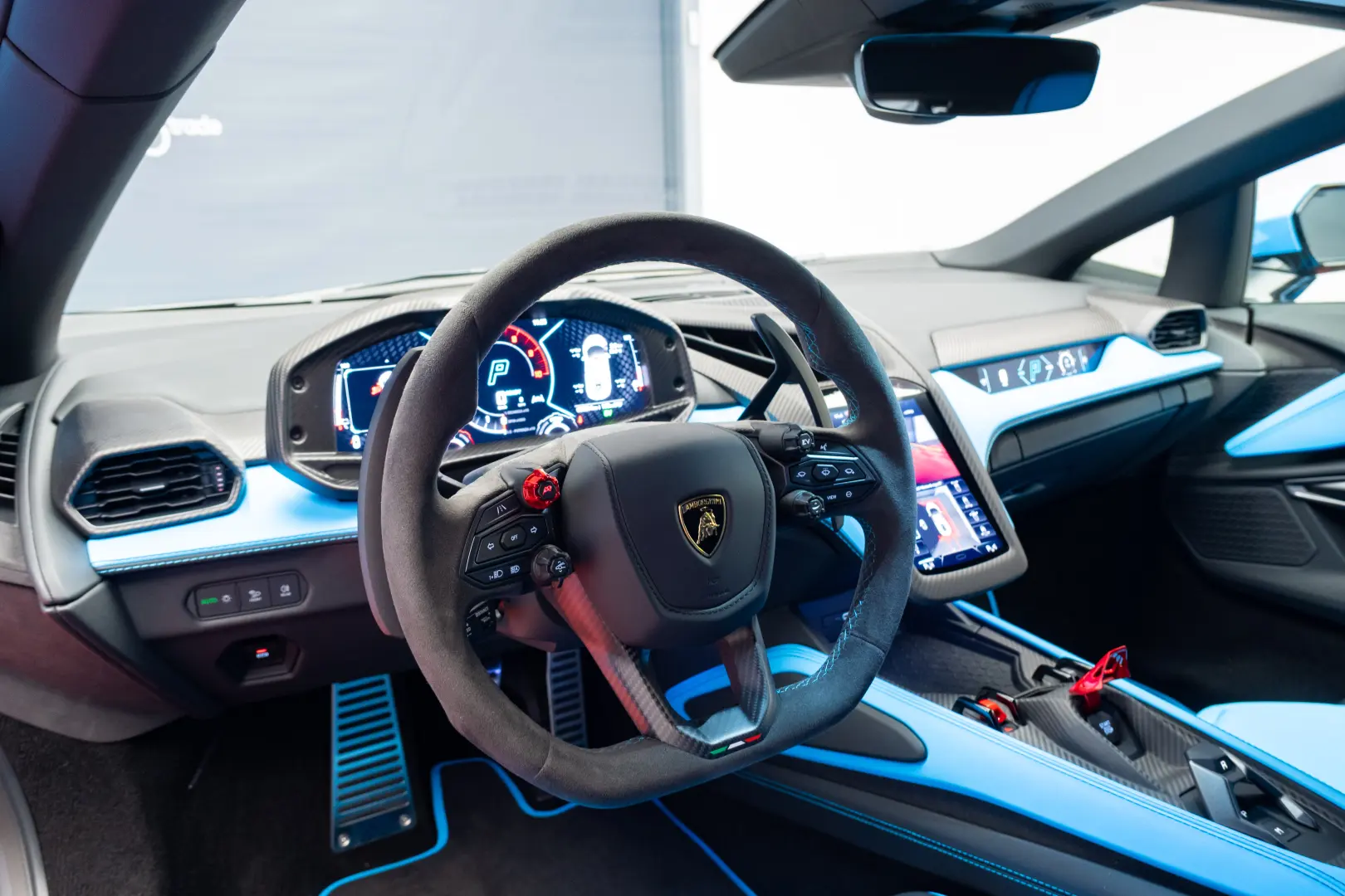 Lamborghini Revuelto